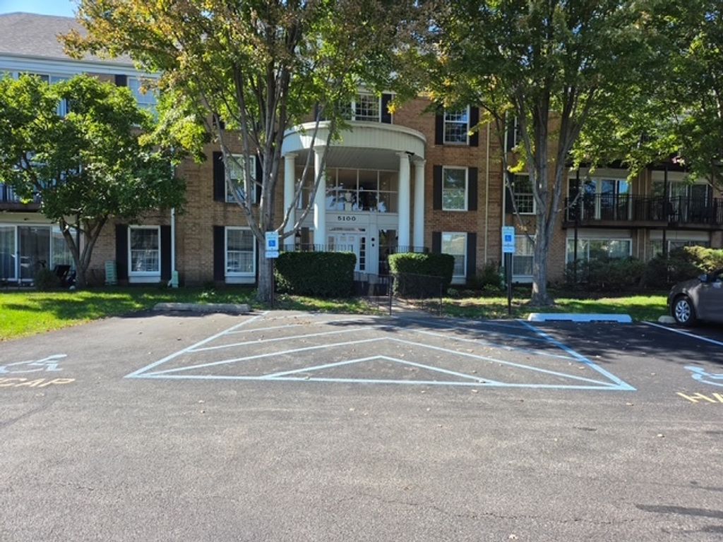 5100 CARRIAGEWAY Drive 109, Rolling Meadows, IL 60008