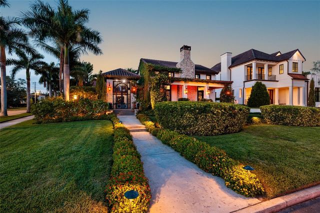200 BRIGHTWATERS BOULEVARD NE, St Petersburg, FL 33704