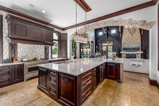 200 BRIGHTWATERS BOULEVARD NE, St Petersburg, FL 33704