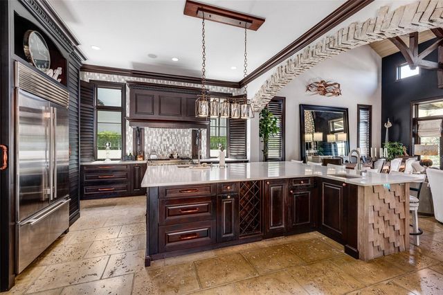 200 BRIGHTWATERS BOULEVARD NE, St Petersburg, FL 33704
