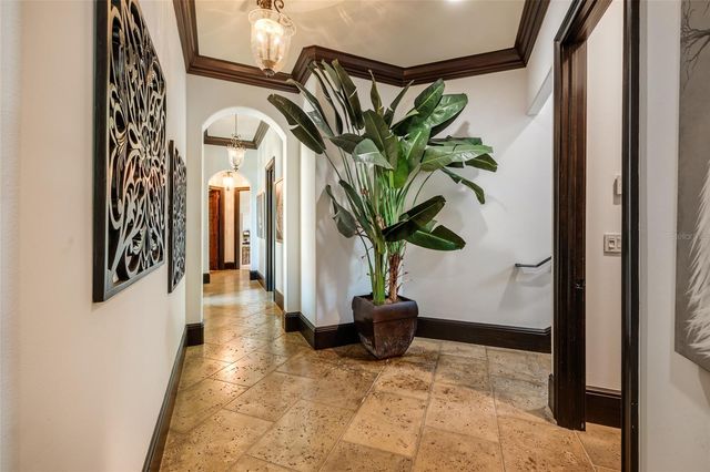 200 BRIGHTWATERS BOULEVARD NE, St Petersburg, FL 33704