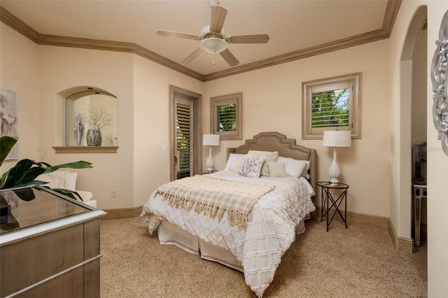 200 BRIGHTWATERS BOULEVARD NE, St Petersburg, FL 33704