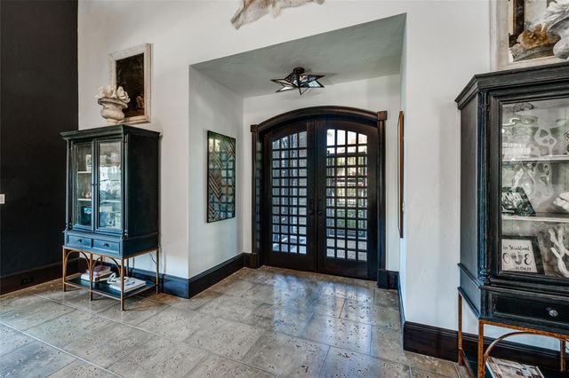 200 BRIGHTWATERS BOULEVARD NE, St Petersburg, FL 33704