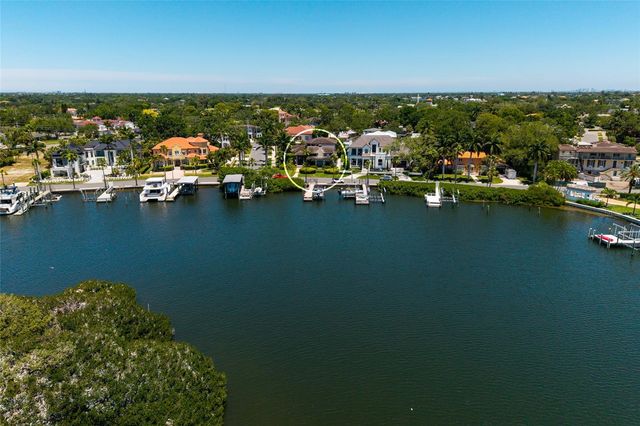 200 BRIGHTWATERS BOULEVARD NE, St Petersburg, FL 33704