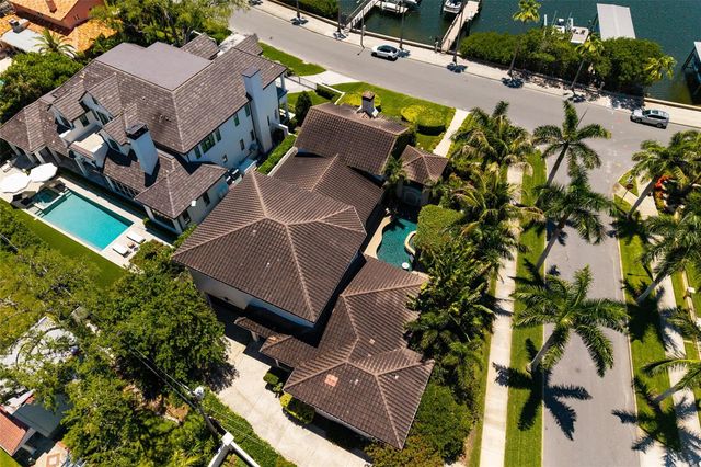 200 BRIGHTWATERS BOULEVARD NE, St Petersburg, FL 33704