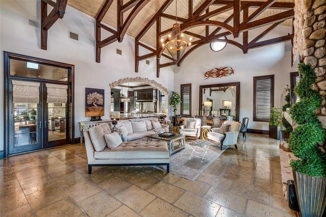 200 BRIGHTWATERS BOULEVARD NE, St Petersburg, FL 33704