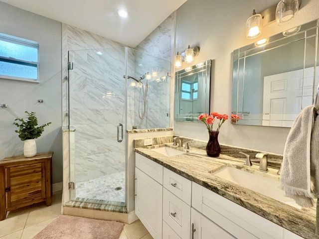 8424 N PACKWOOD AVENUE, Tampa, FL 33604