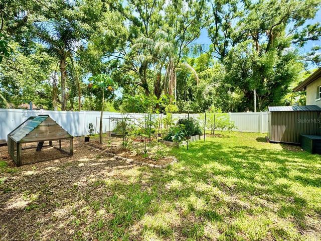 8424 N PACKWOOD AVENUE, Tampa, FL 33604