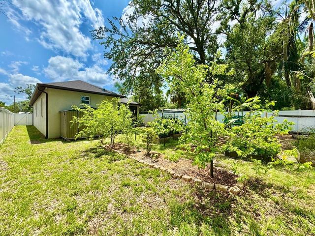 8424 N PACKWOOD AVENUE, Tampa, FL 33604