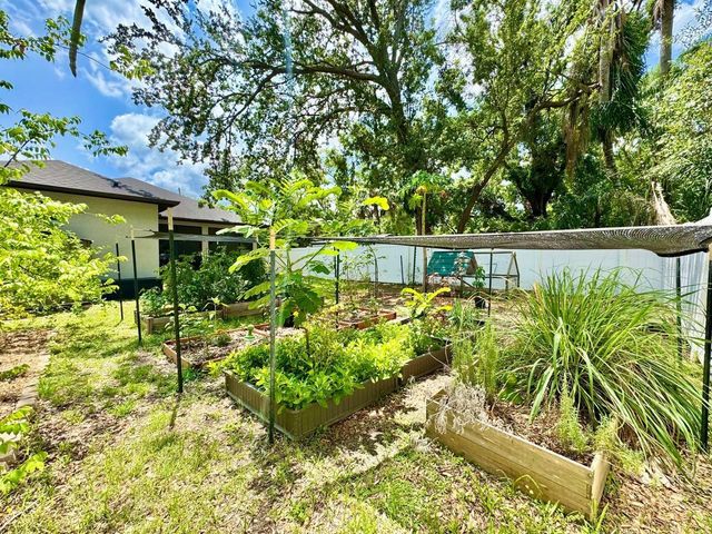 8424 N PACKWOOD AVENUE, Tampa, FL 33604