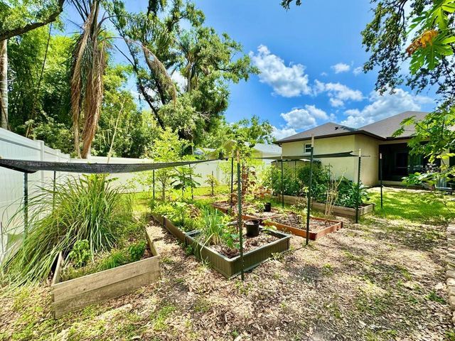 8424 N PACKWOOD AVENUE, Tampa, FL 33604