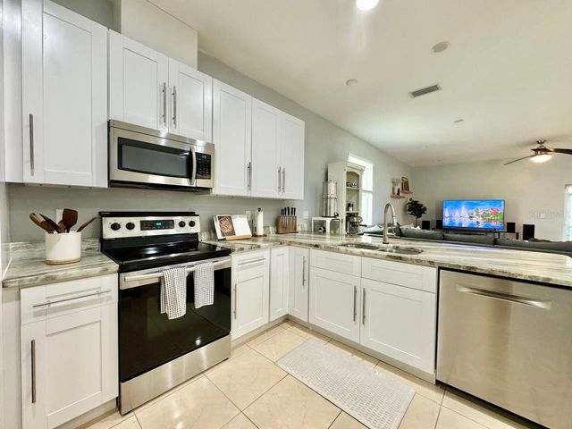 8424 N PACKWOOD AVENUE, Tampa, FL 33604