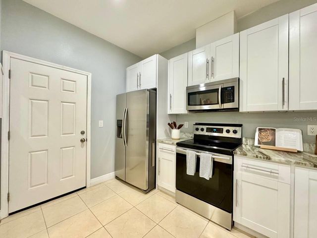 8424 N PACKWOOD AVENUE, Tampa, FL 33604