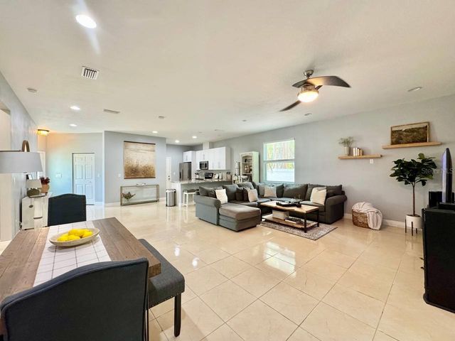 8424 N PACKWOOD AVENUE, Tampa, FL 33604