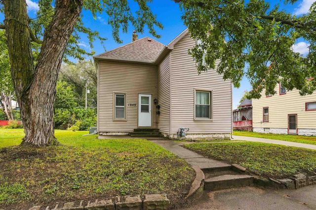 1949 Mulberry Street, Waterloo, IA 50703