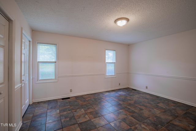 146 El Bowers Road, Elizabethton, TN 37643