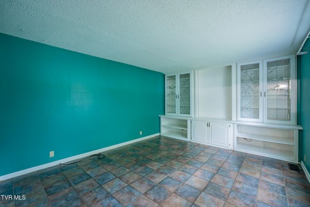 146 El Bowers Road, Elizabethton, TN 37643