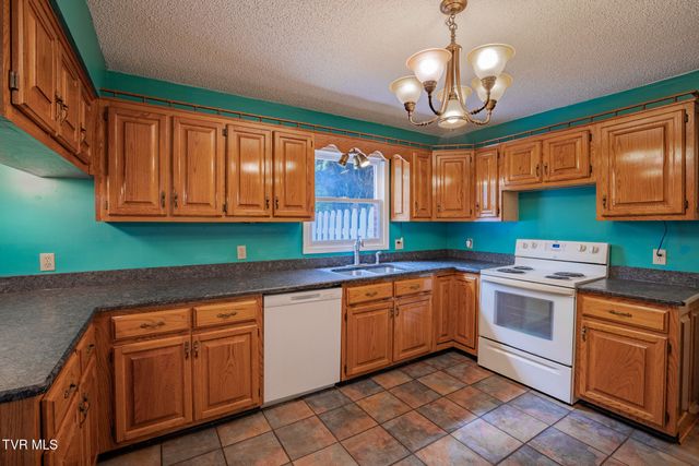 146 El Bowers Road, Elizabethton, TN 37643