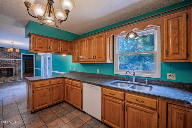 146 El Bowers Road, Elizabethton, TN 37643