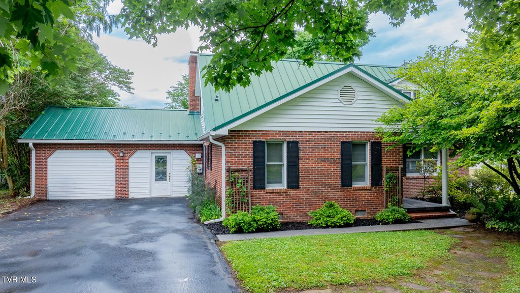 146 El Bowers Road, Elizabethton, TN 37643