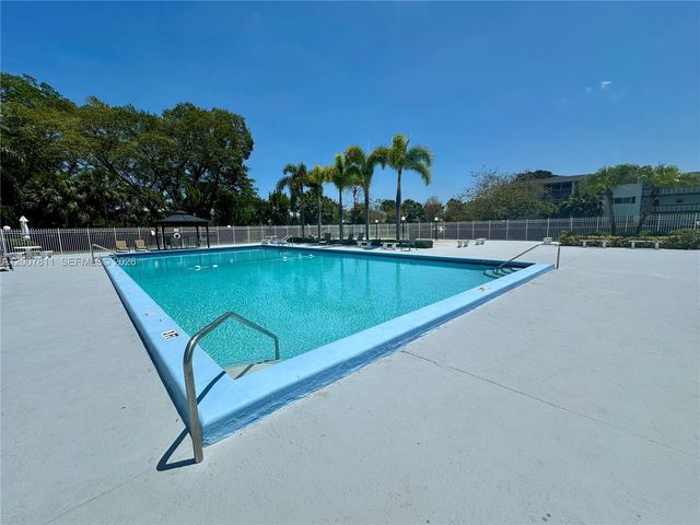 1001 Hillcrest Ct 306 306, Hollywood, FL 33021