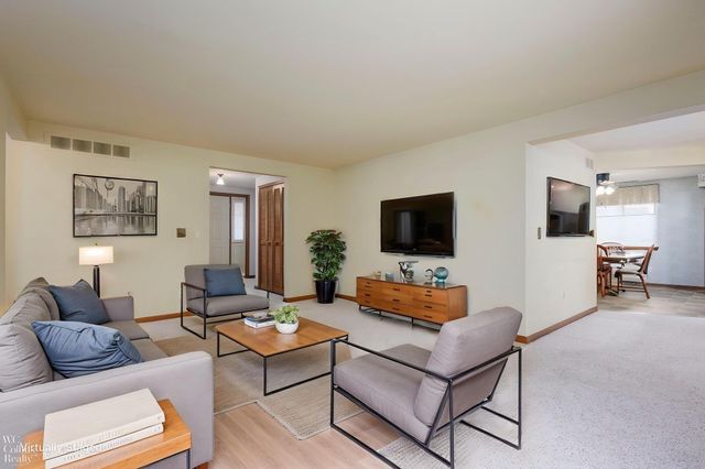34095 Mulvey Road, Fraser, MI 48026