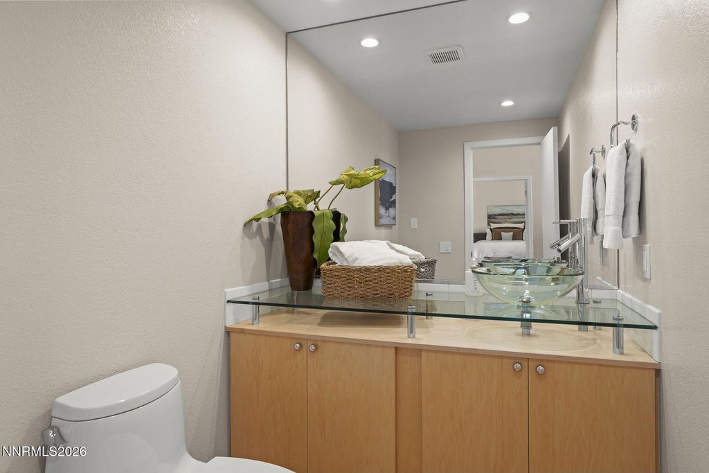 Image 16 of property listing at 2630 Rockview Drive, Reno, NV 89519