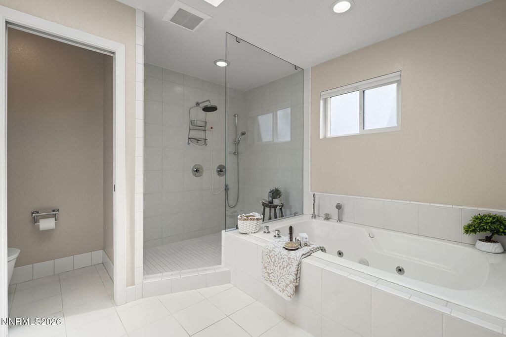 Image 21 of property listing at 2630 Rockview Drive, Reno, NV 89519