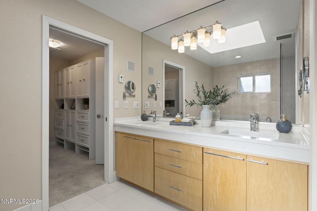 Image 22 of property listing at 2630 Rockview Drive, Reno, NV 89519