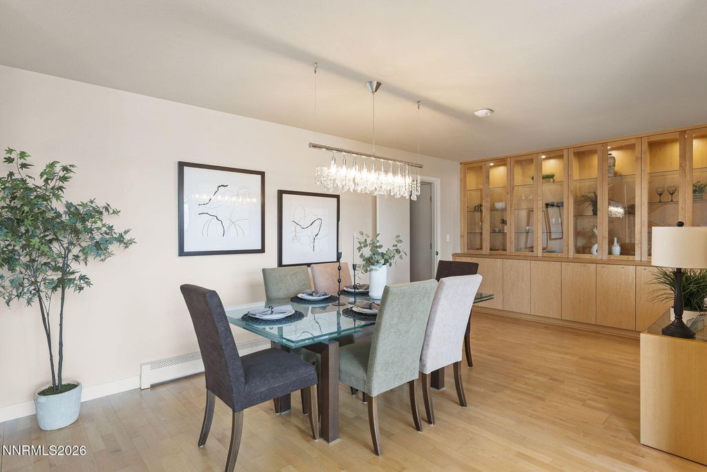 Image 5 of property listing at 2630 Rockview Drive, Reno, NV 89519