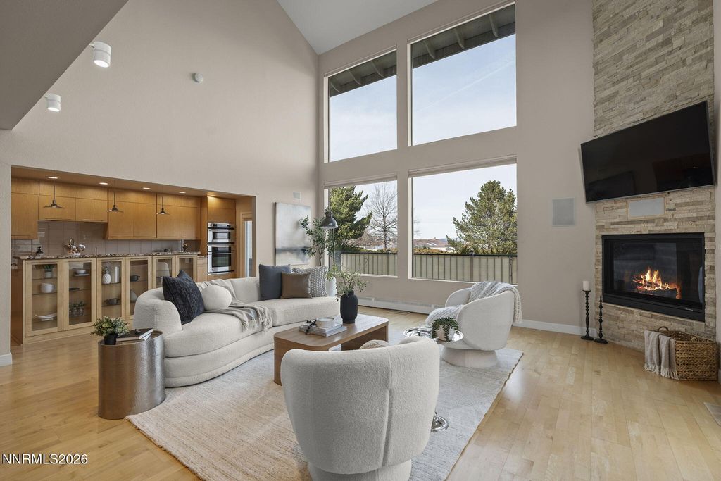 Image 6 of property listing at 2630 Rockview Drive, Reno, NV 89519