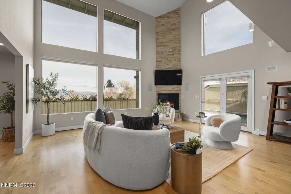 Image 7 of property listing at 2630 Rockview Drive, Reno, NV 89519