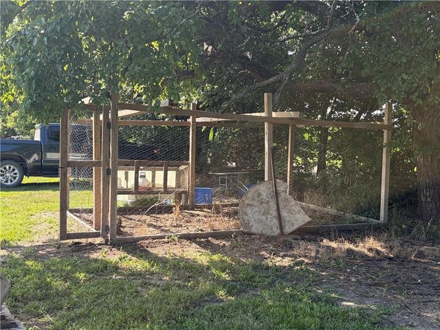 29009 E 315th Street, Garden City, MO 64747