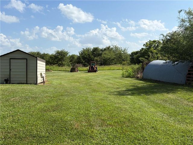 29009 E 315th Street, Garden City, MO 64747