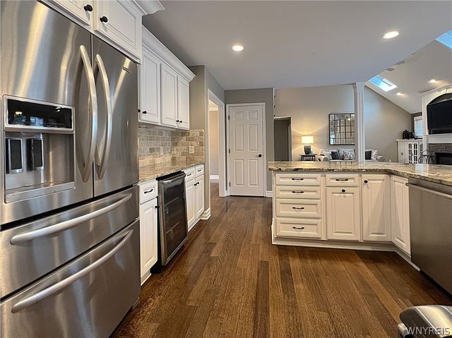 4059 Foxwood Lane, Clarence, NY 14221
