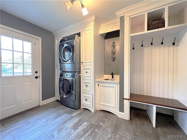 4059 Foxwood Lane, Clarence, NY 14221