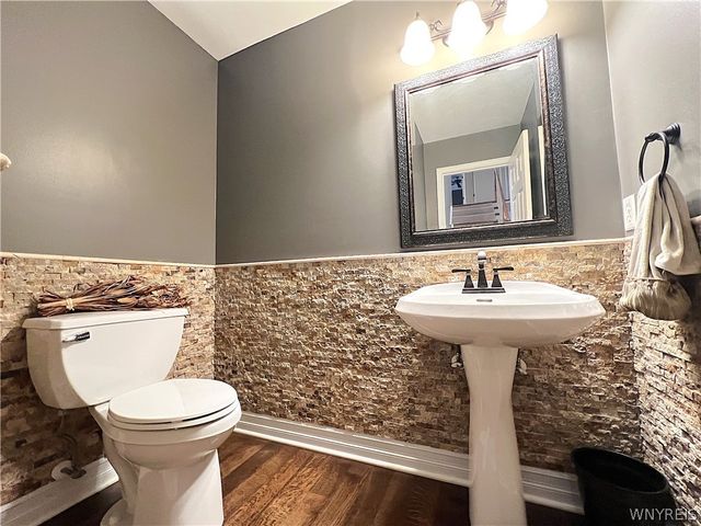 4059 Foxwood Lane, Clarence, NY 14221