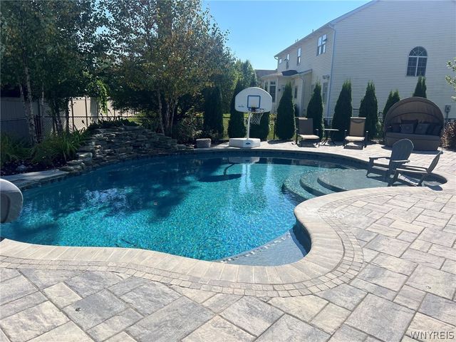 4059 Foxwood Lane, Clarence, NY 14221