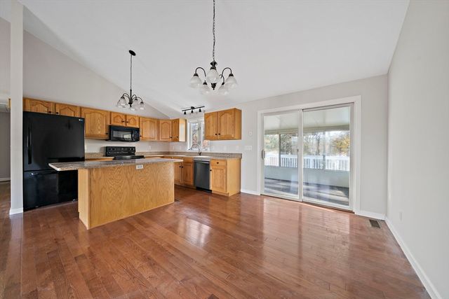 31 Kevin Dr, Attleboro, MA 02703