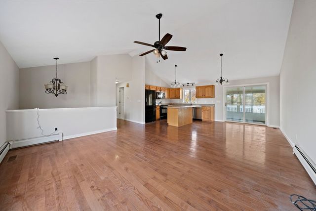 31 Kevin Dr, Attleboro, MA 02703