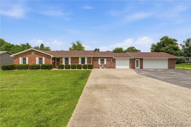 1221 Lindsey Street, Charlestown, IN 47111