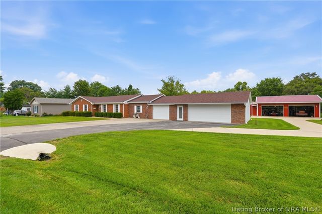1221 Lindsey Street, Charlestown, IN 47111