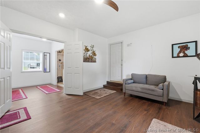 1221 Lindsey Street, Charlestown, IN 47111