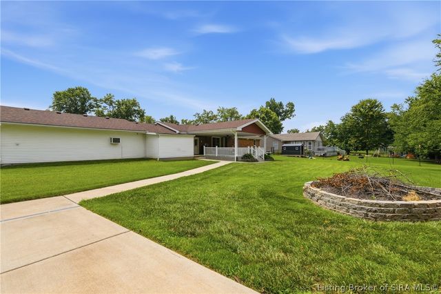 1221 Lindsey Street, Charlestown, IN 47111