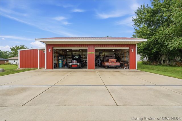 1221 Lindsey Street, Charlestown, IN 47111
