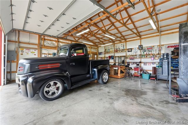 1221 Lindsey Street, Charlestown, IN 47111
