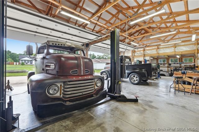 1221 Lindsey Street, Charlestown, IN 47111