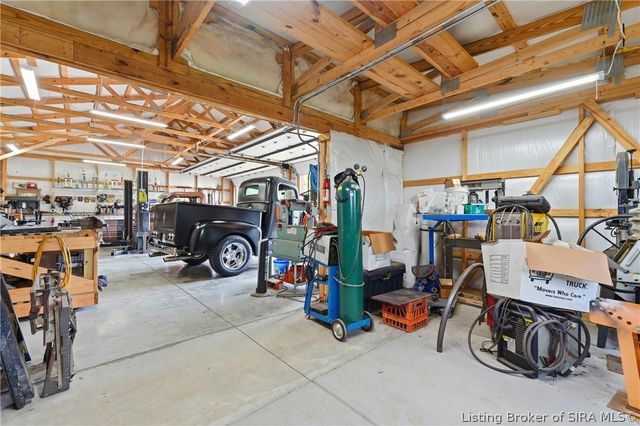 1221 Lindsey Street, Charlestown, IN 47111