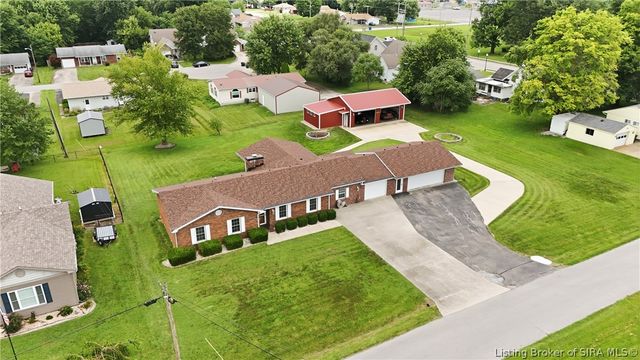 1221 Lindsey Street, Charlestown, IN 47111