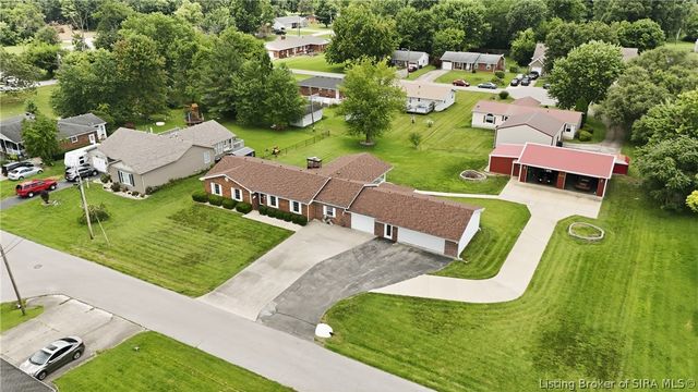1221 Lindsey Street, Charlestown, IN 47111
